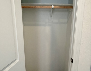242 Freeport View Place - Photo Thumbnail 32