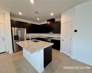239 Freeport View Place - Photo Thumbnail 5
