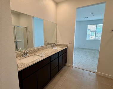 239 Freeport View Place - Photo Thumbnail 14