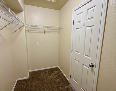12056 Hathaway Pines Lane - Photo Thumbnail 21