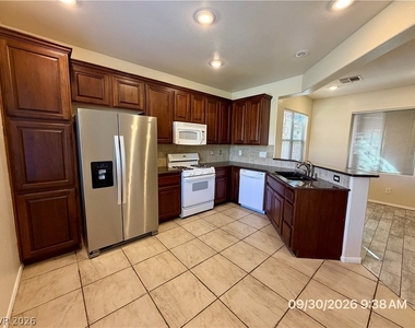 12056 Hathaway Pines Lane - Photo Thumbnail 6
