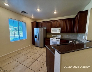 12056 Hathaway Pines Lane - Photo Thumbnail 8