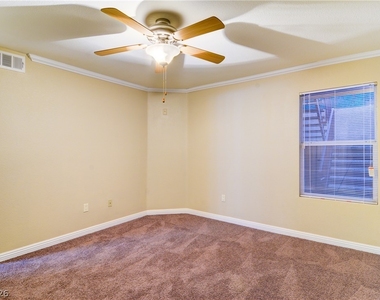 1150 N Buffalo Drive - Photo Thumbnail 5