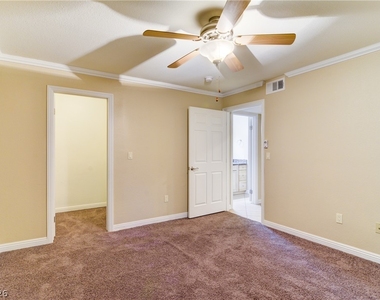 1150 N Buffalo Drive - Photo Thumbnail 6