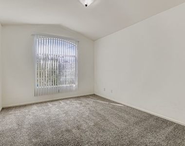 884 Cozy Valley Street - Photo Thumbnail 18