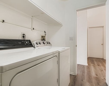 884 Cozy Valley Street - Photo Thumbnail 21