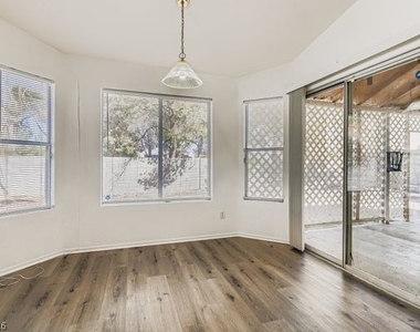 884 Cozy Valley Street - Photo Thumbnail 12