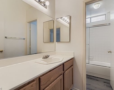 884 Cozy Valley Street - Photo Thumbnail 20