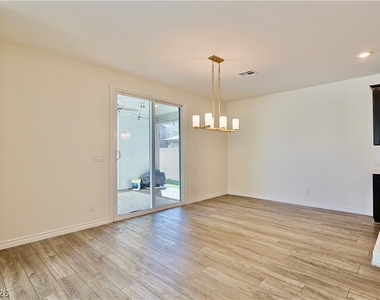 4441 Mural Glen Court - Photo Thumbnail 9