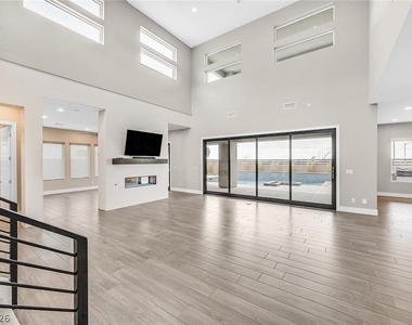 4008 Desert Trace Court - Photo Thumbnail 5