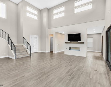 4008 Desert Trace Court - Photo Thumbnail 4