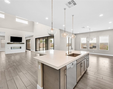 4008 Desert Trace Court - Photo Thumbnail 9
