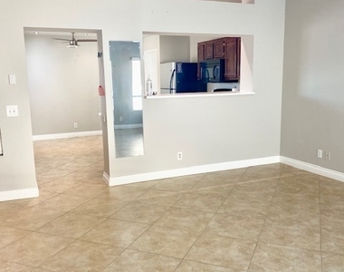 4810 Lone Vista Way - Photo Thumbnail 3