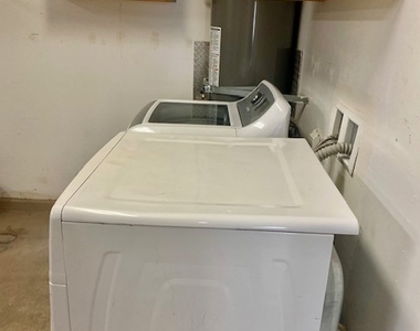 4810 Lone Vista Way - Photo Thumbnail 10