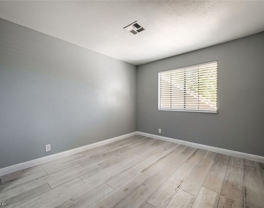 3151 Soaring Gulls Drive - Photo Thumbnail 9