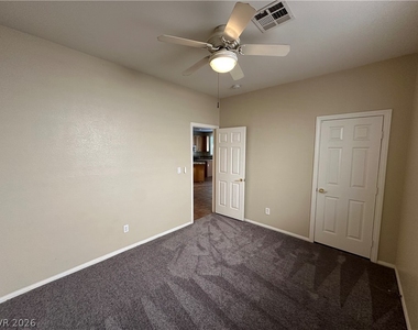 3023 Carbondale Street - Photo Thumbnail 9