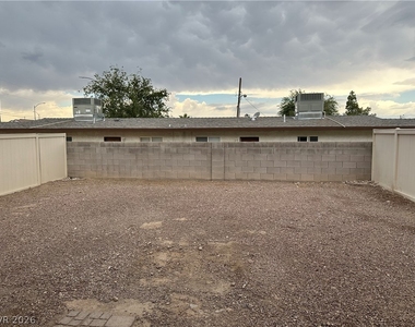 1613 White Skies Court - Photo Thumbnail 13