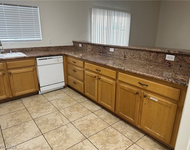 1613 White Skies Court - Photo Thumbnail 6