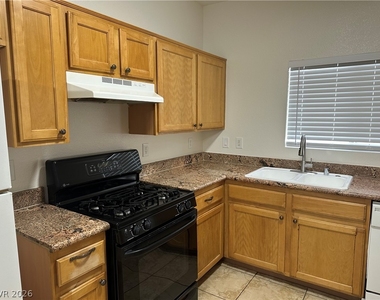 1613 White Skies Court - Photo Thumbnail 7