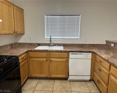 1613 White Skies Court - Photo Thumbnail 8