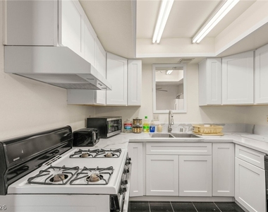 5171 Caliente Street - Photo Thumbnail 7