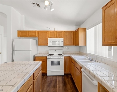 2124 Starline Meadow Place - Photo Thumbnail 6