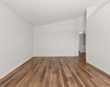 2124 Starline Meadow Place - Photo Thumbnail 11
