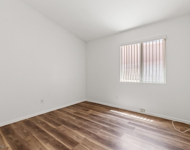 2124 Starline Meadow Place - Photo Thumbnail 15