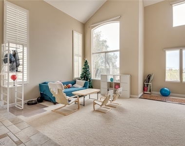 709 Sir James Bridge Way - Photo Thumbnail 5