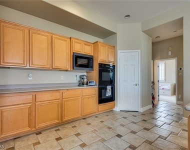 709 Sir James Bridge Way - Photo Thumbnail 14