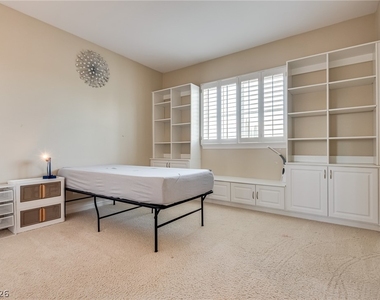 709 Sir James Bridge Way - Photo Thumbnail 21