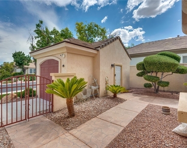 709 Sir James Bridge Way - Photo Thumbnail 2