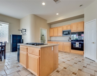 709 Sir James Bridge Way - Photo Thumbnail 16