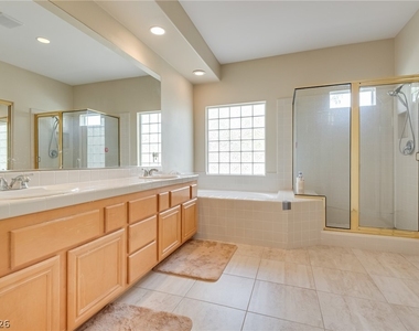 709 Sir James Bridge Way - Photo Thumbnail 31