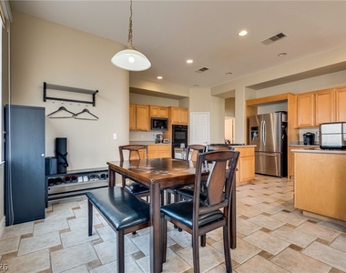 709 Sir James Bridge Way - Photo Thumbnail 12