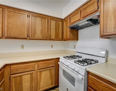 6537 Old Oxford Avenue - Photo Thumbnail 22