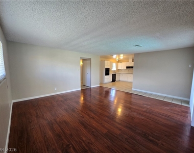 6508 Mecham Avenue - Photo Thumbnail 8