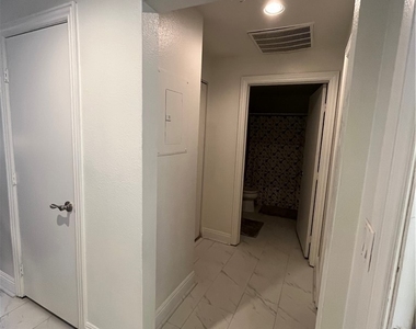 220 E Flamingo Road - Photo Thumbnail 6