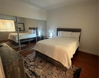 220 E Flamingo Road - Photo Thumbnail 7