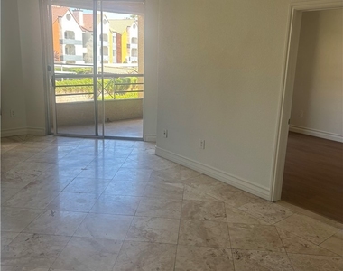 210 E Flamingo Road - Photo Thumbnail 2