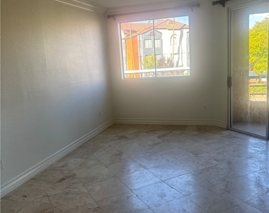 210 E Flamingo Road - Photo Thumbnail 1