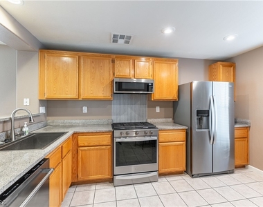 8312 Golden Amber Street - Photo Thumbnail 3