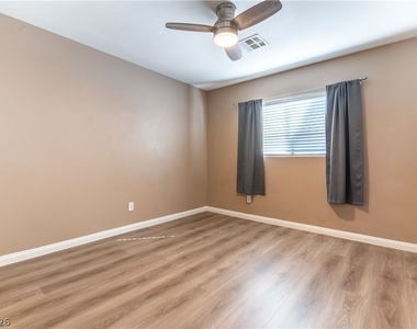 8312 Golden Amber Street - Photo Thumbnail 10