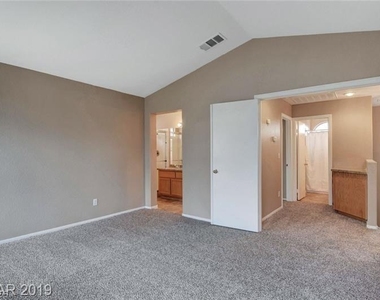 2647 Ridgewater Circle - Photo Thumbnail 14