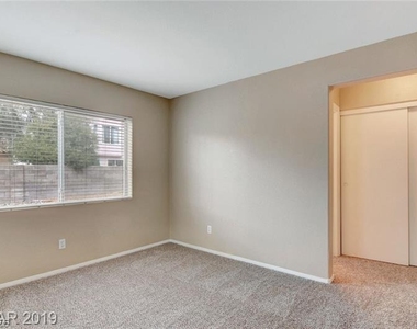 2647 Ridgewater Circle - Photo Thumbnail 12