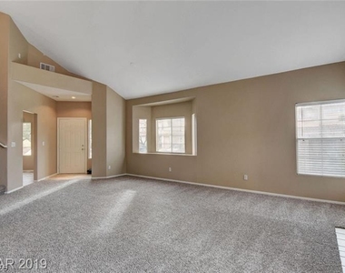 2647 Ridgewater Circle - Photo Thumbnail 8