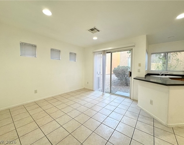 10433 Wyatt Earp Court - Photo Thumbnail 5