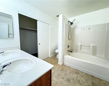 10433 Wyatt Earp Court - Photo Thumbnail 14