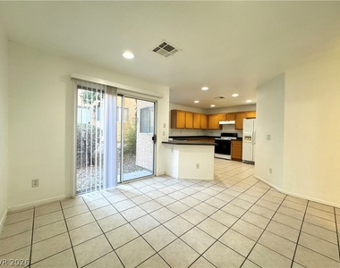 10433 Wyatt Earp Court - Photo Thumbnail 4