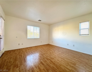 10433 Wyatt Earp Court - Photo Thumbnail 11